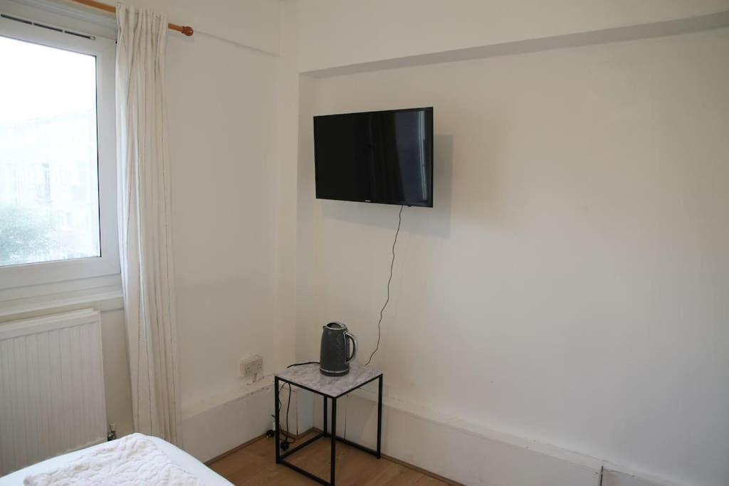 Ensuite With Kitchen Modern Large Double-Bed Room In Zone 2 London Exterior foto
